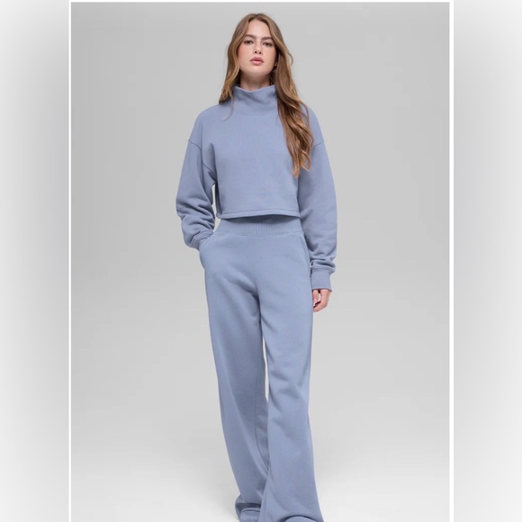 ALO Serenity Wide Leg Sweatpants & Cropped Serenity Coverup - Picture 2 of 15